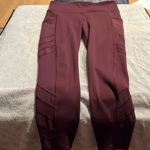 Athleta Salutation Stash Pocket II 7/8 Size Small Magenta